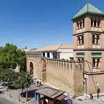 Private Balcony Walk To Mezquita Alcazar Daire *